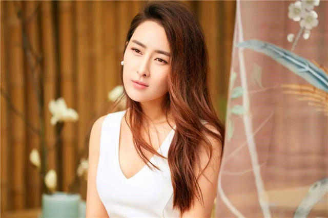 马苏因夜宿门事业受阻,如今终于不再逃避,直面回应李小璐事件