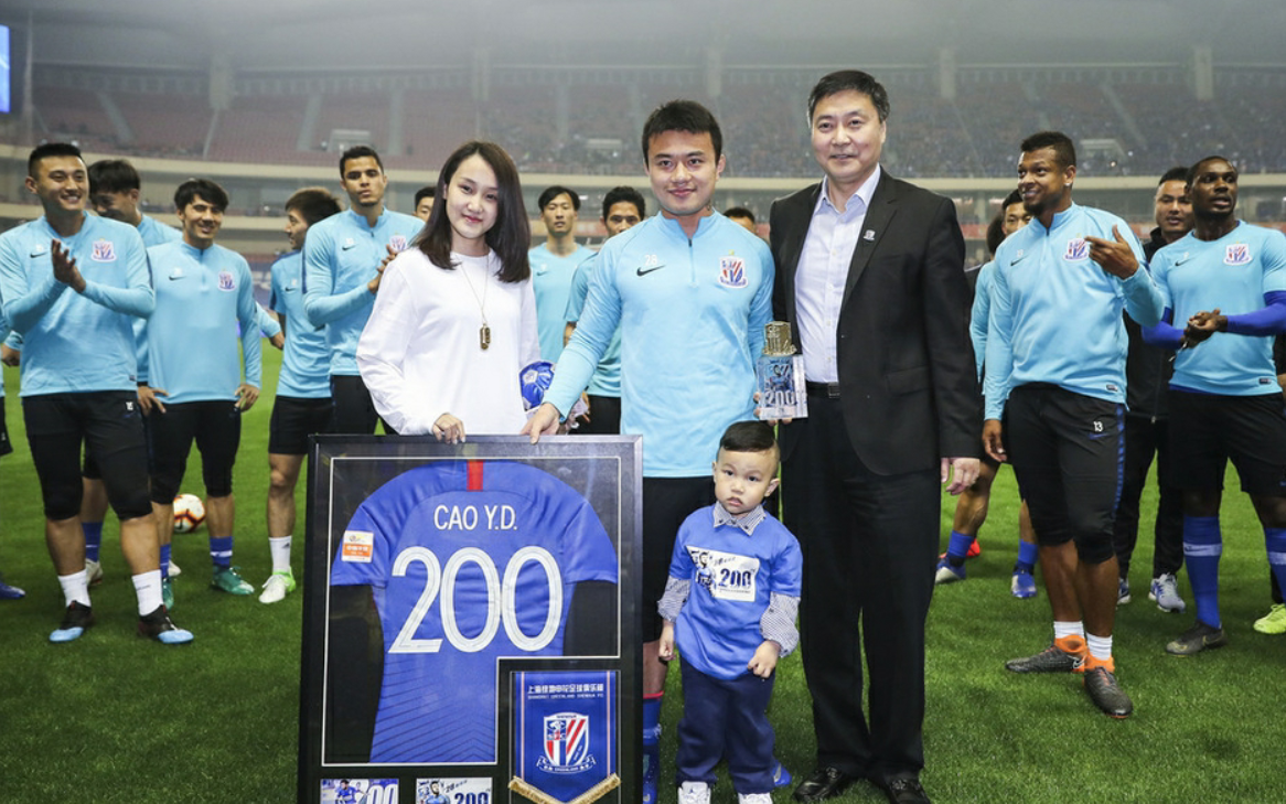 一方悍将夫人为老公"辩护",曹赟定妻子是榜样