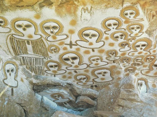 史前岩画频现天外来客外星人远古时期曾拜访过地球