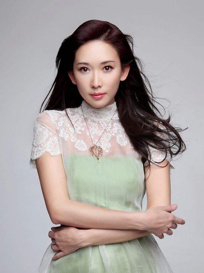 出道被嘲"花瓶",为何还能爆红16年?林志玲究竟有多大的魅力?