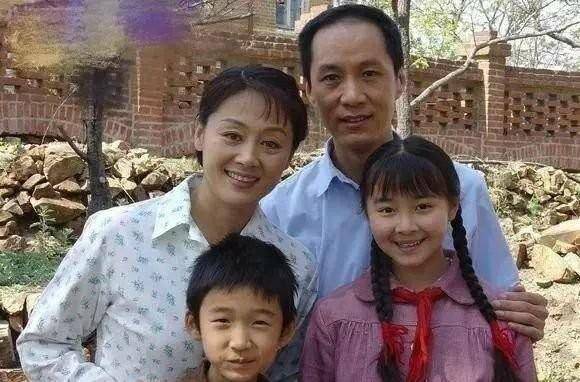 她演技不输杨紫,曾与释小龙传过绯闻,如今27岁很美却还是单身