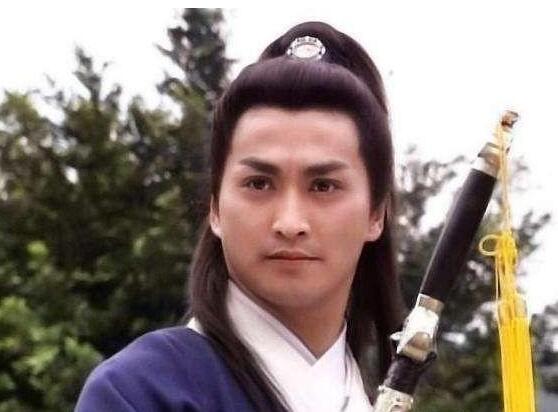 展昭何家劲遇到麻烦事吃饭碰到了乌鸦张耀扬和断水流大师兄