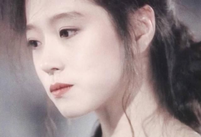 她是徐克心中的初代小倩,这位日本"聂小倩"的一生被渣男所毁