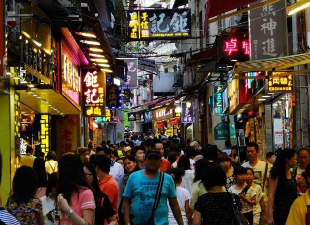 中国人口将减少一半_经济学家郎咸平:大家都不愿生二胎,50年后的中国,人口减(2)