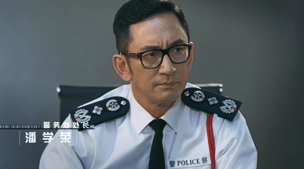 吴启华11岁女儿曝近照瓜子脸尖下巴超精致玩转滤镜似小网红