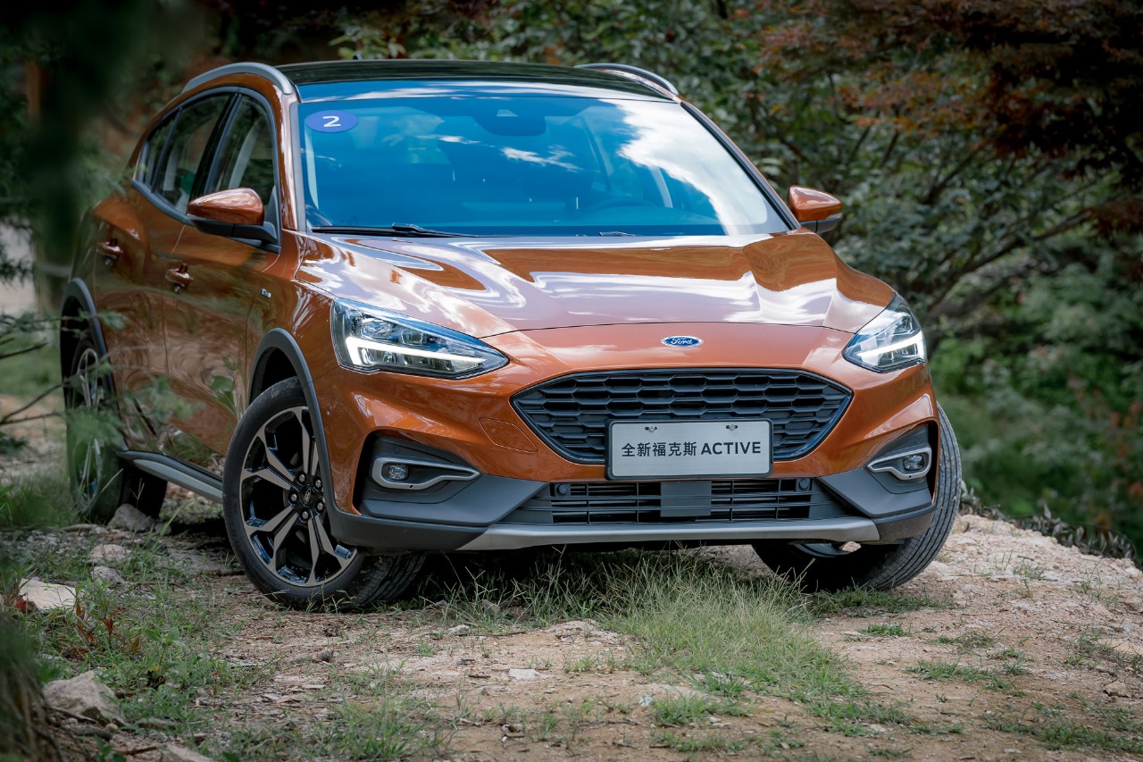 这是一辆suv 全新福克斯active的全面进化论