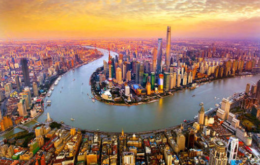 近两日上海无人驾驶重载汽车及ai定制巴士连轴登场未来可期