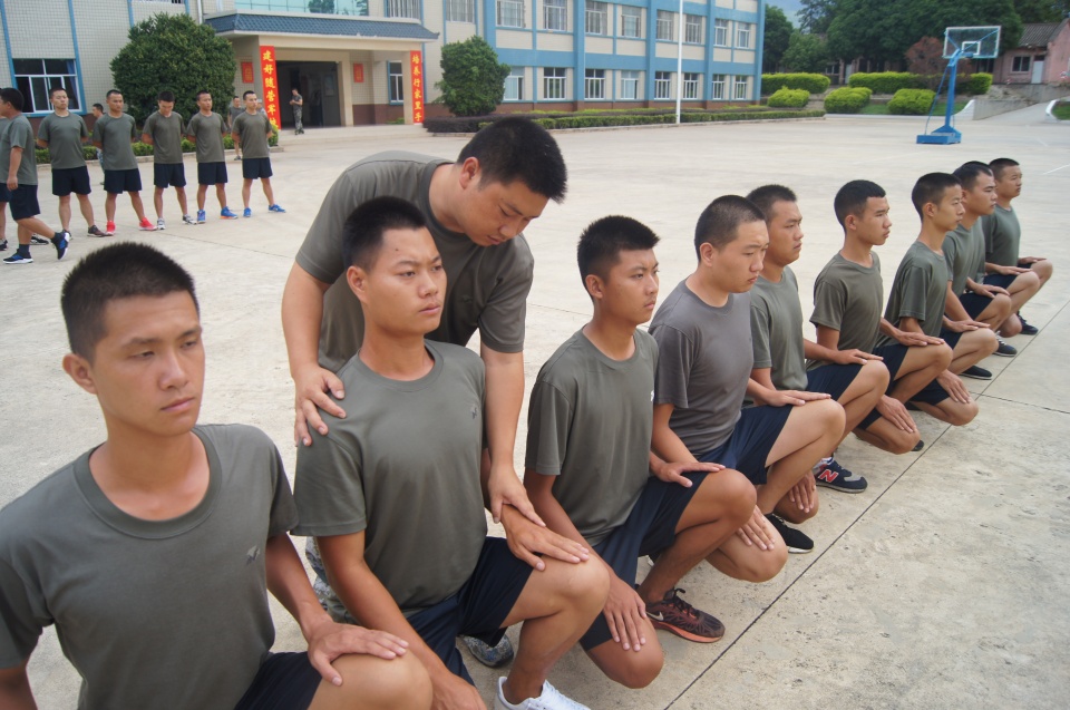 云南开远役前教育训练让预征青年提前进入军营模式