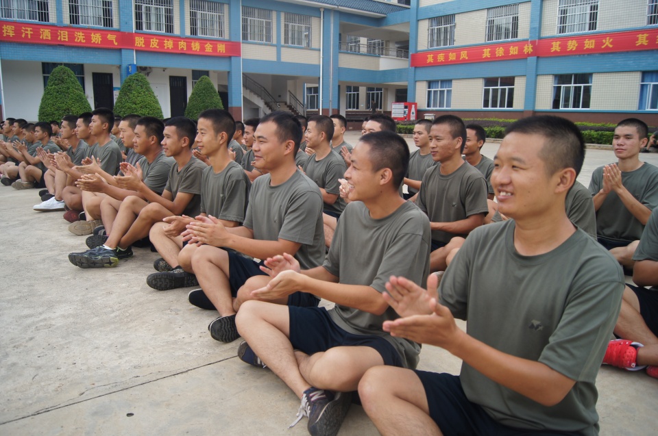 云南开远役前教育训练让预征青年提前进入军营模式