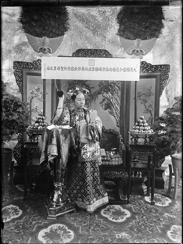 颐和园仁寿殿老照片,咸丰帝在此临幸慈禧,使其到死都念念不忘