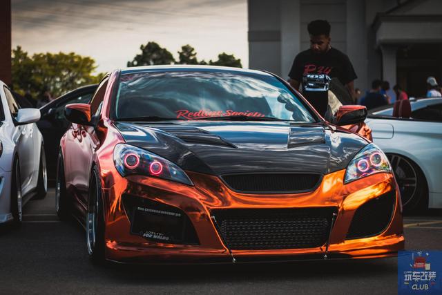 现代genesis跑车改装炫酷电镀橙色,瞬间变身街上最靓的仔!