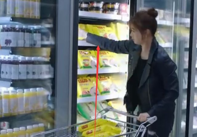 蒋欣超市疯狂购物，看到她买的食材，网友吐槽：难怪你会这么胖
