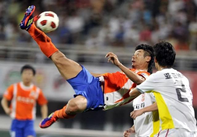 "九哥"韩鹏:山东鲁能的旗帜,绿茵场上的传奇,下场开启新征途