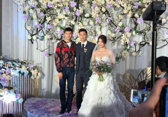 30岁陆滢长相再变美,如今挺大肚即将生子