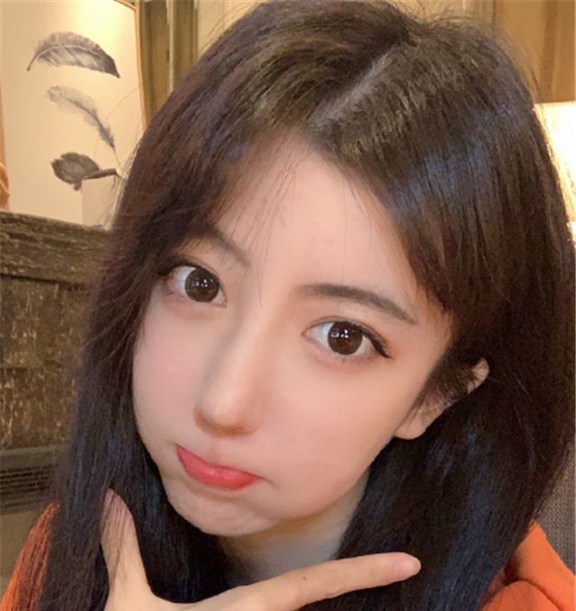 呆妹儿生日将至直播间呼唤已经脱粉的土豪却被带节奏怼哭