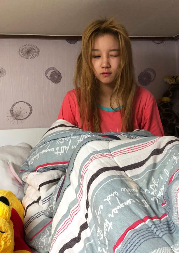 宋雨琦的纯素颜照片曝光,皮肤暗淡发黄,网友:抱歉,认错人了