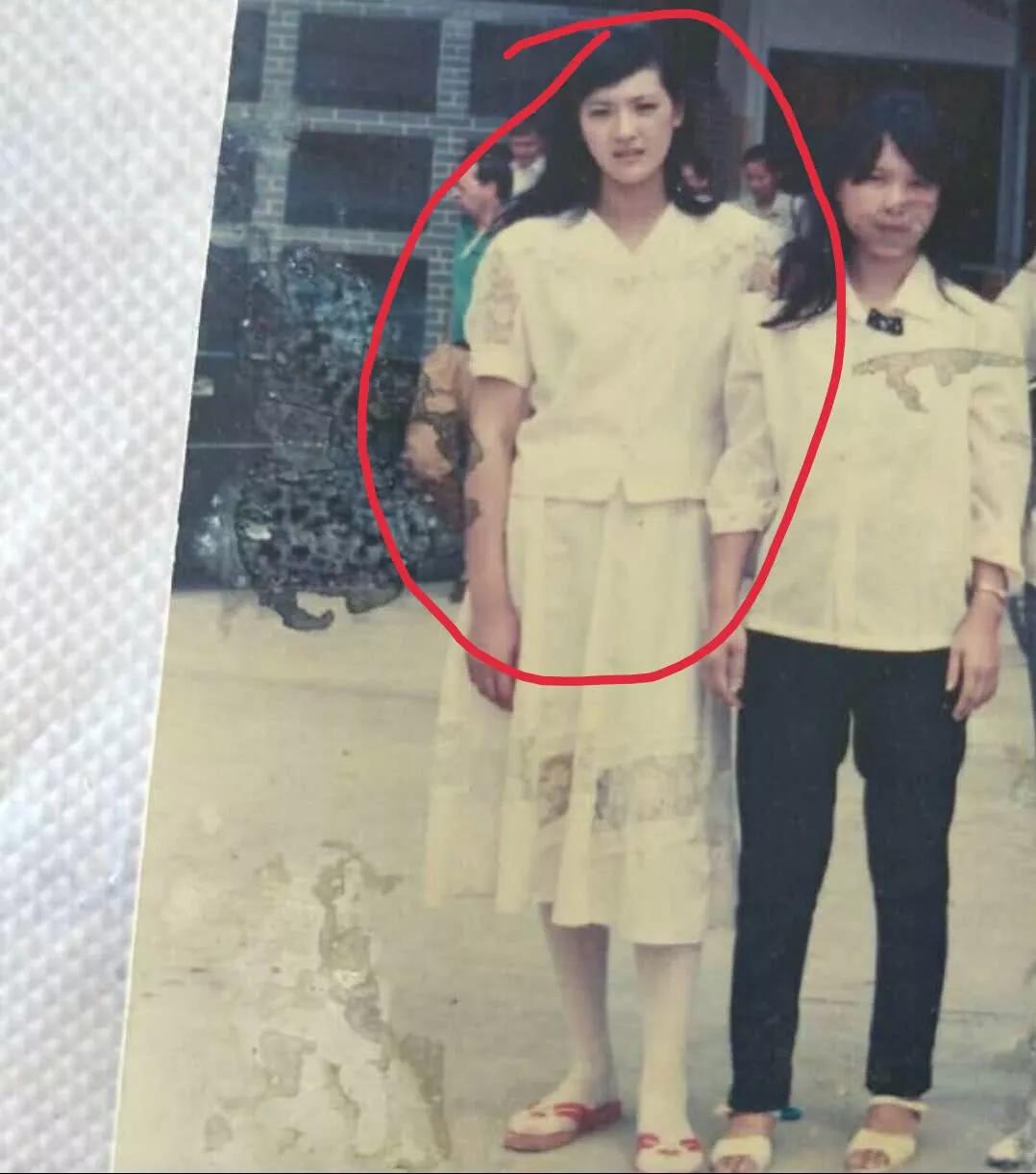 难怪许凯从小帅到大原来遗传了妈妈的好基因颜值完胜当红小花