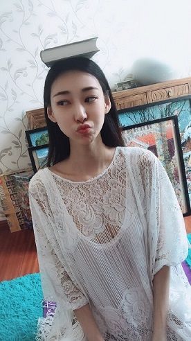 李荣浩结婚前女友微博却遭"沦陷",网友打卡留言:你值得更好的|陆瑶