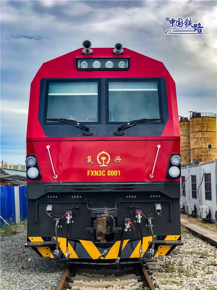 中国铁路:"复兴"机车系列增加两款新车型,全新配色涂装