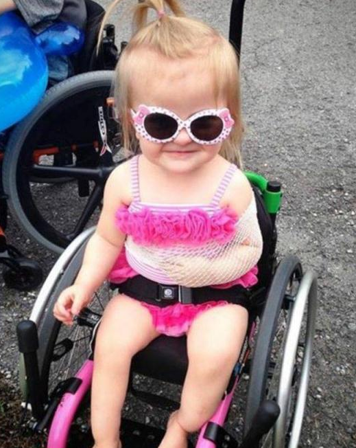 3岁轮椅女孩患骨骼疾病,乐观的她为实现梦想,用独特方式跳芭蕾休闲区蓝鸢梦想 - Www.slyday.coM 3岁轮椅女孩患骨骼疾病,乐观的她为实现梦想,用独特方式跳芭蕾休闲区蓝鸢梦想 - Www.slyday.coM