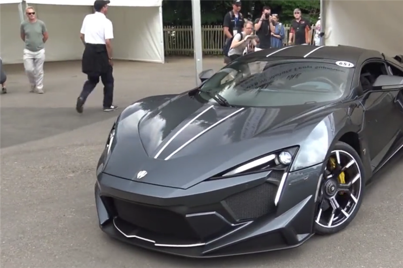 酷似莱肯超跑的一款车900马力27秒破百自重13吨限25台