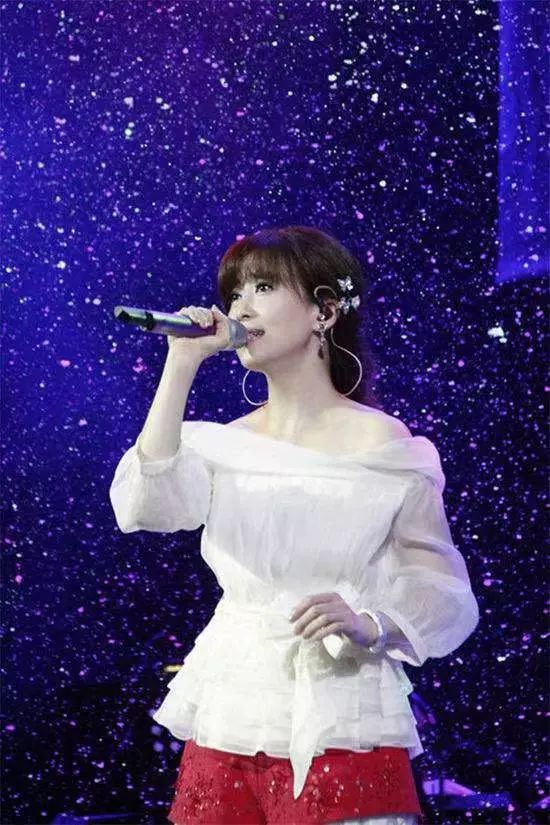 歌坛玉女掌门人,退圈专研佛法,50岁孟庭苇到底经历了什么?