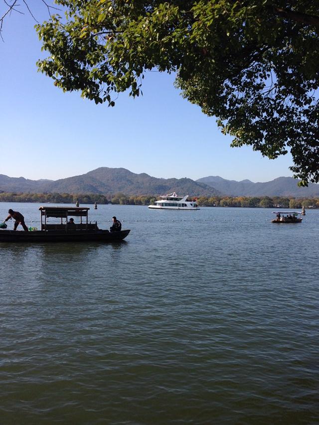 西湖三岛中唯一能上岛游览的岛,西湖第一胜境