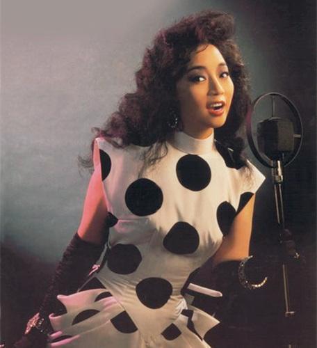 徐小凤这个名字,在90后听来已经很陌生了,但她却是上世纪八九十年代