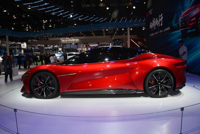 国内品牌第一款超跑:比亚迪汉,国产车的骄傲,加油!