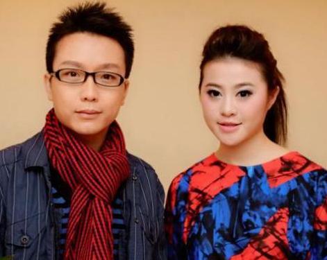 李玉刚有多渣,走红之后抛弃妻子,如今二婚成为外国人高官女婿