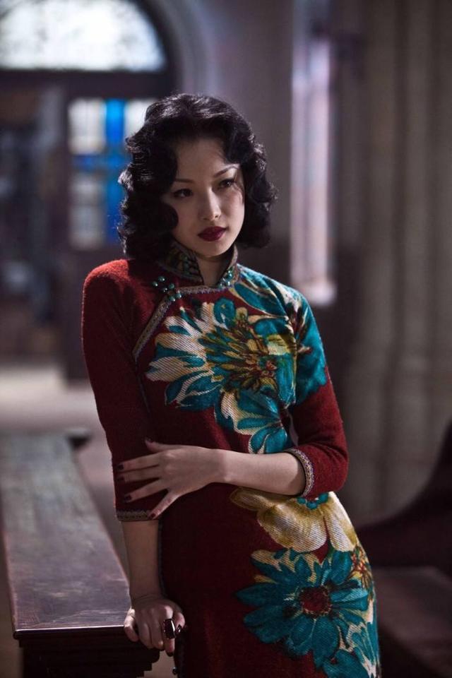 jj贾晓晨惊艳民国旗袍造型:若有气质藏于心 万古人间四月天