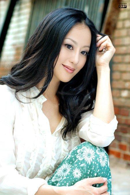 香港第一败家女,曾让两位富豪破产,离婚后靠花钱本领养活自己