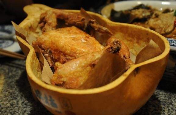 葫芦鸡是西安的传统名菜 陕菜必点