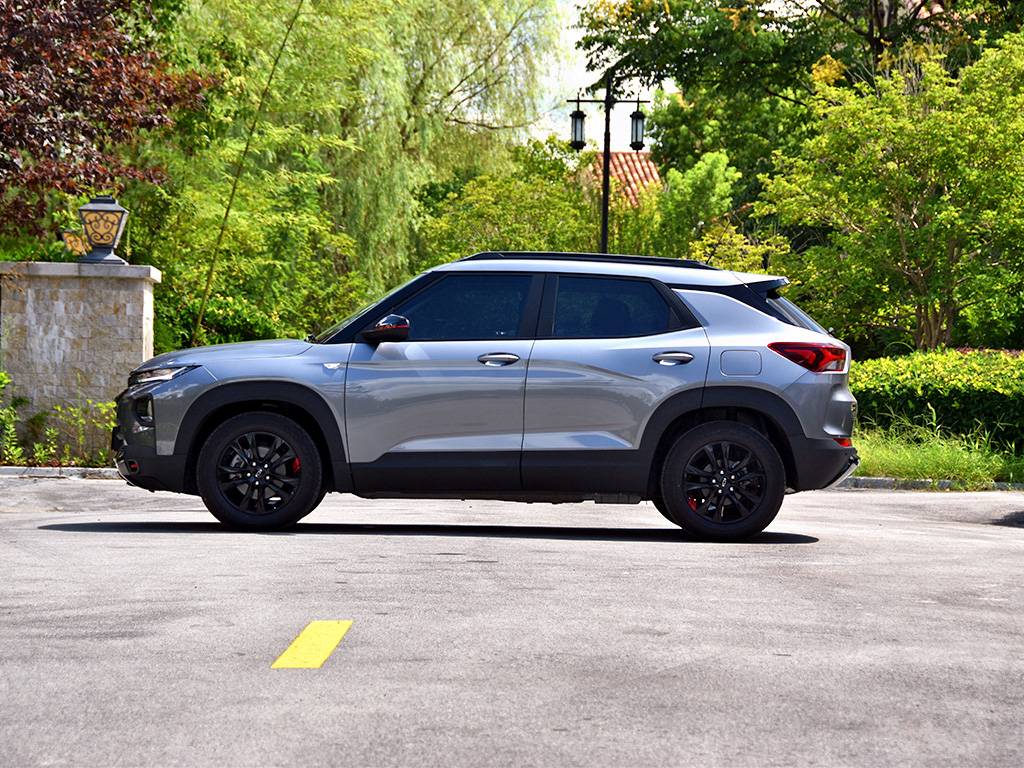 外观个性,动力表现不错 苑叔试驾雪佛兰创界redline