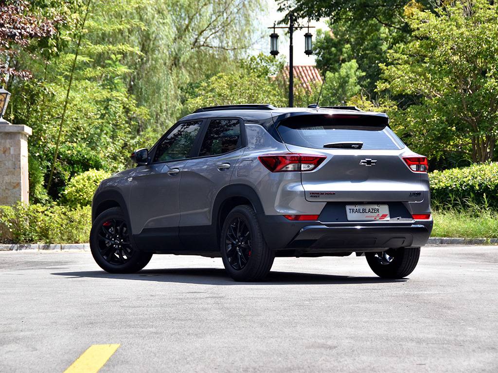 外观个性,动力表现不错 苑叔试驾雪佛兰创界redline