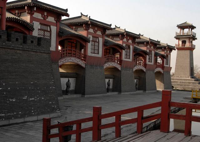 曾经耗资2亿的天下第一宫阿房宫景区2013年就被拆除付诸东流