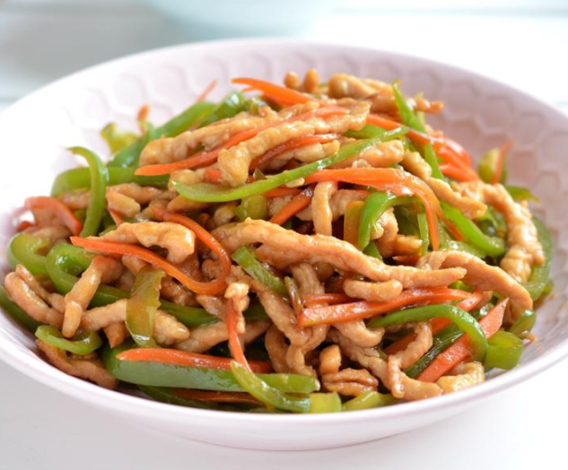 学一招饭店的炒肉丝,刀功要好,这两步更重要,保证鲜嫩入味