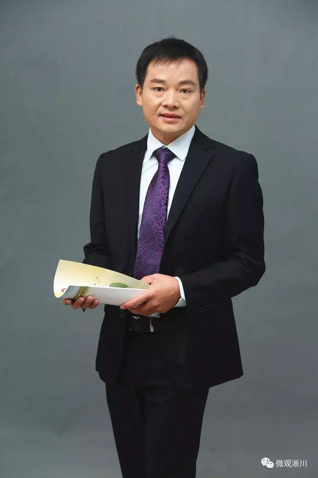 「师德标兵风采」淅川县一小教师侯小波:小波多壮志 大爱涌丹江