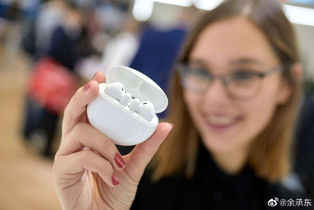 该耳机预计11月份上市.一文看懂华为mate30系列