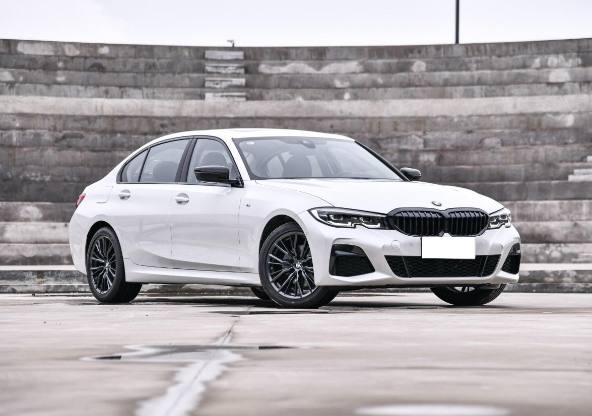 2.0t四缸仅154马力,宝马3系低配"蜗牛增压"丢了灵魂?