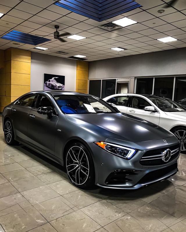 奔驰amgcls53哑光金属灰的外观