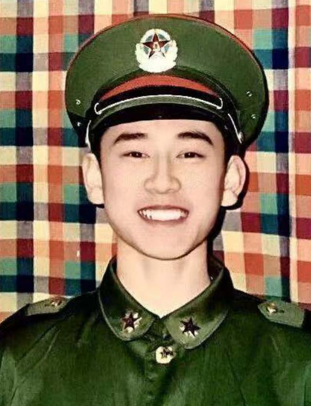 有一种整容叫钱枫胖了看到他年轻时的照片简直是胖若两人