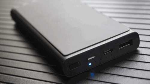 還差一條USB-C線,ZMI無線移動充套裝上手體驗_新浪眾測