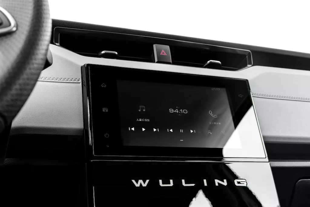 五菱宏光PLUS实车已亮相，动力更牛，10月将上市 ！