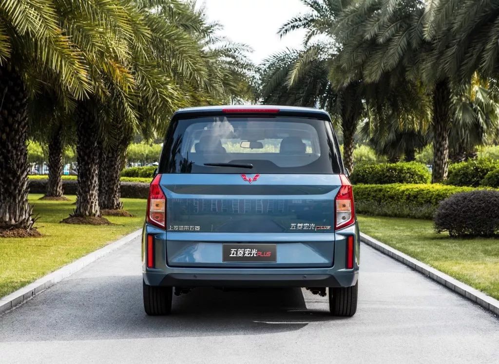 五菱宏光PLUS实车已亮相，动力更牛，10月将上市 ！