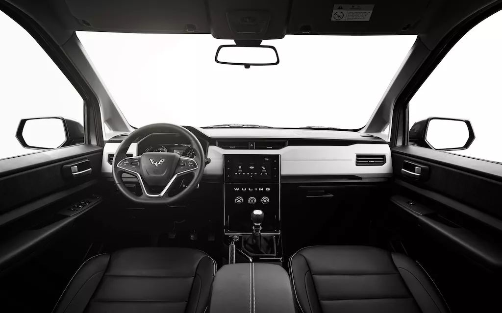 五菱宏光PLUS实车已亮相，动力更牛，10月将上市 ！