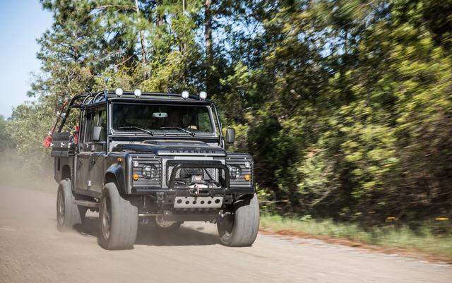 终极梦想座驾-路虎卫士130皮卡蝰蛇版