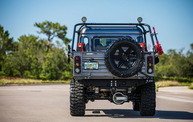 终极梦想座驾-路虎卫士130皮卡蝰蛇版