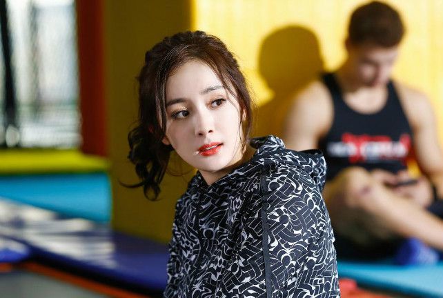 杨幂刘恺威女儿小糯米大名疑曝光,网友直呼"刘梓兰"真