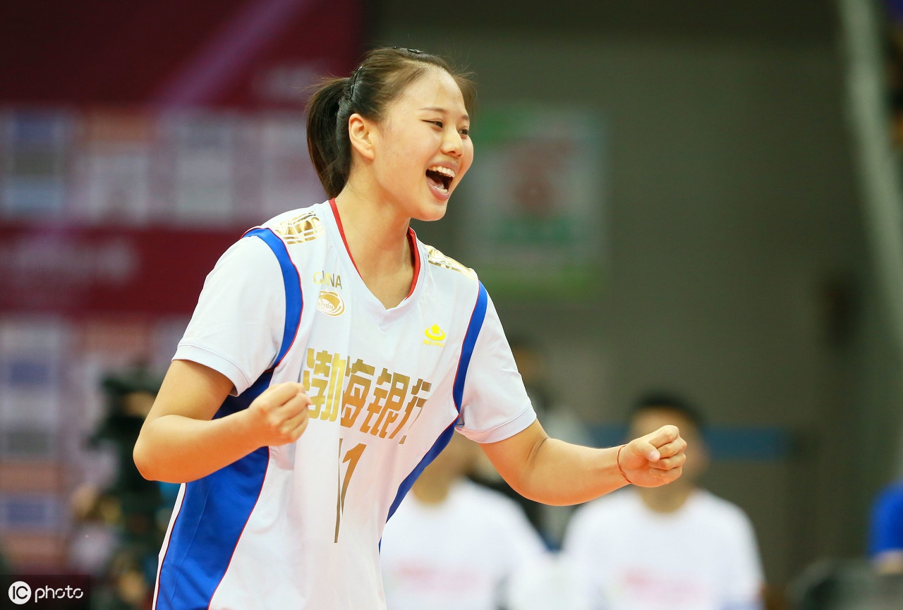 中国女排豪夺八连胜场上最亮的星小宇宙爆发的龚翔宇